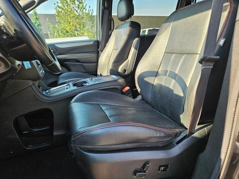 Used 2017 Dodge Grand Caravan GT FWD image 15