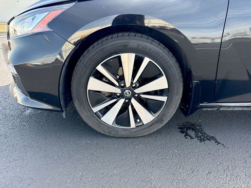 Used 2021 Nissan Altima 2.5 SV w/ SV Premium Package image 10