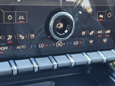 New 2026 GMC Acadia AT4 w/ Luxury Package AWD/4WD image 27