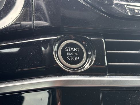 Used 2024 Nissan Pathfinder SL image 9