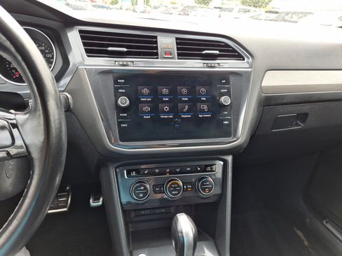 Used 2021 Volkswagen Tiguan SE R-Line AWD/4WD image 27