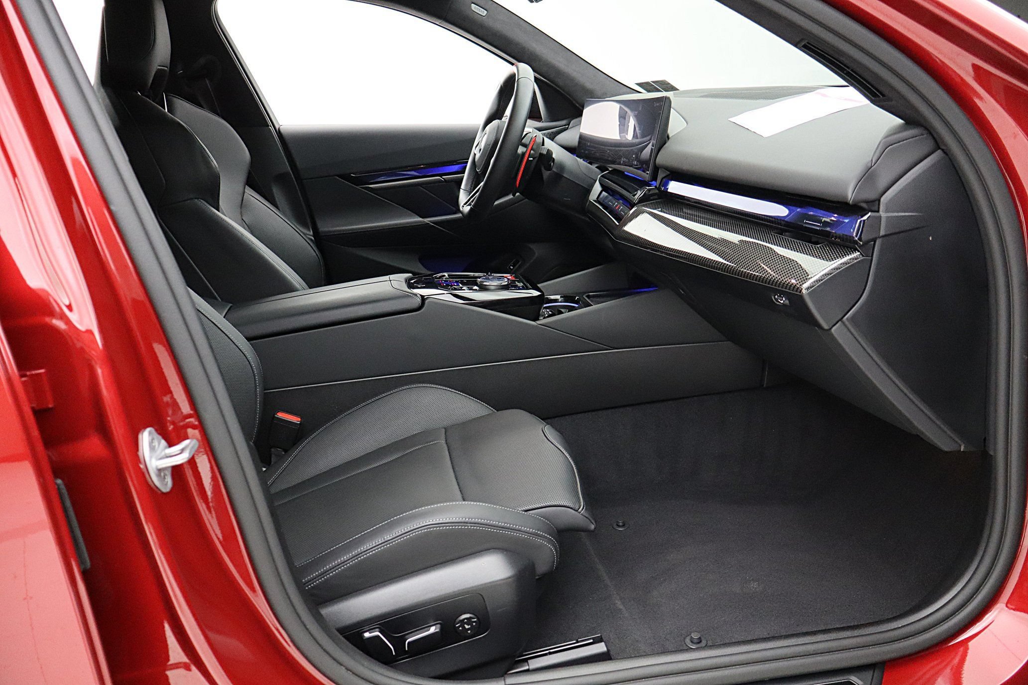 Used 2025 BMW M5 w/ Carbon Package AWD/4WD image 30