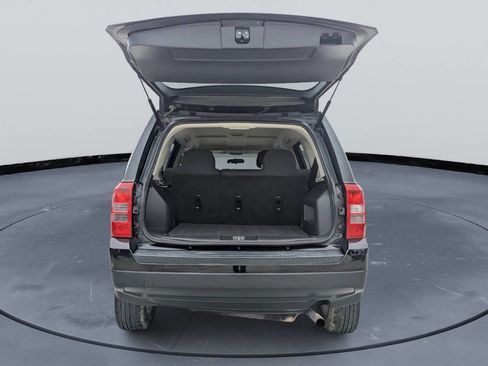 Used 2013 Jeep Patriot Sport w/ Tire & Wheel Group image 8