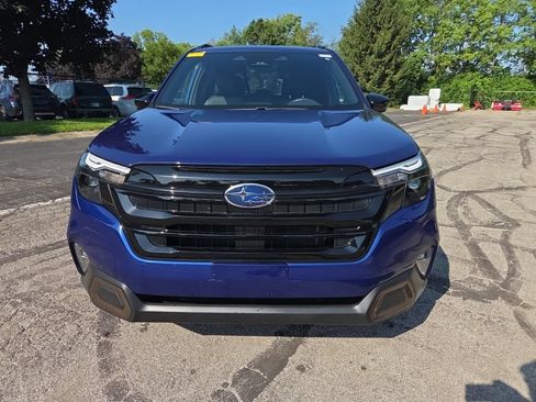 Used 2025 Subaru Forester Sport AWD/4WD image 3