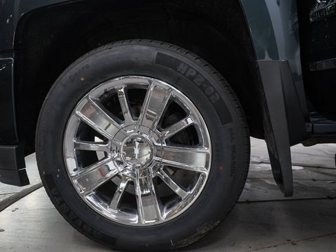Used 2018 Chevrolet Silverado 1500 High Country AWD/4WD image 31