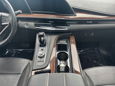 Used 2023 Cadillac Escalade Premium Luxury RWD image 17