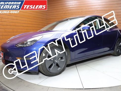 Used 2023 Tesla Model 3 Standard Range image 1