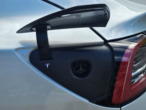 Used 2023 Tesla Model 3 Standard Range RWD image 30