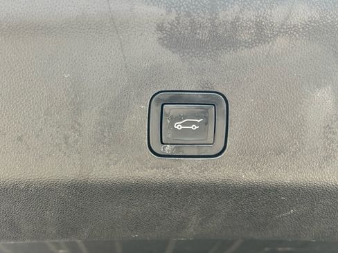 Used 2024 GMC Yukon Denali image 16