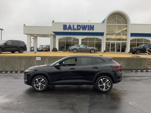 Used 2024 Chevrolet Trax RS w/ Driver Confidence Package image 4