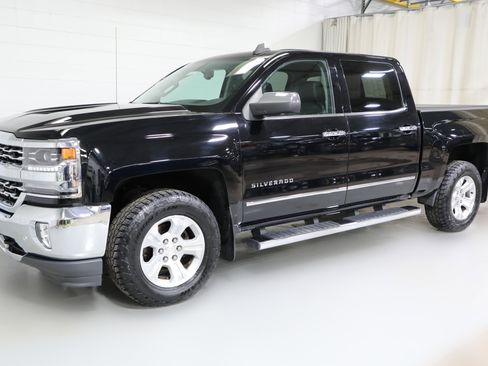 Used 2017 Chevrolet Silverado 1500 LTZ w/ Sport Package image 14