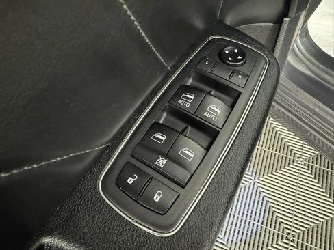 Used 2019 Dodge Charger Scat Pack w/ Dynamics Package RWD image 40