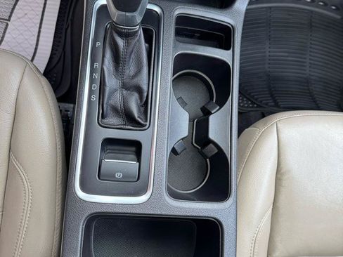 Used 2019 Ford Escape Titanium AWD/4WD image 11