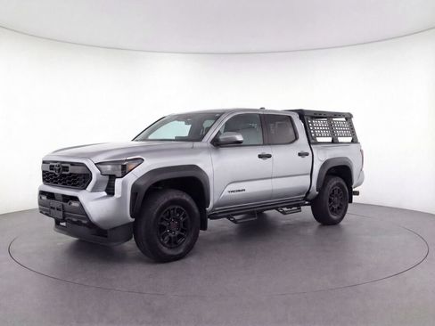 Used 2025 Toyota Tacoma TRD Off-Road w/ TRD Off Road Premium Package AWD/4WD image 3