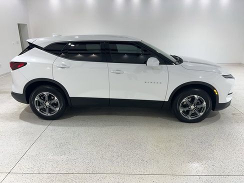 Used 2023 Chevrolet Blazer LT FWD image 3