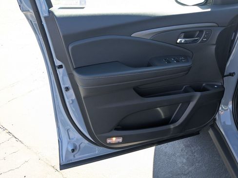 Used 2023 Honda Ridgeline RTL-E image 14