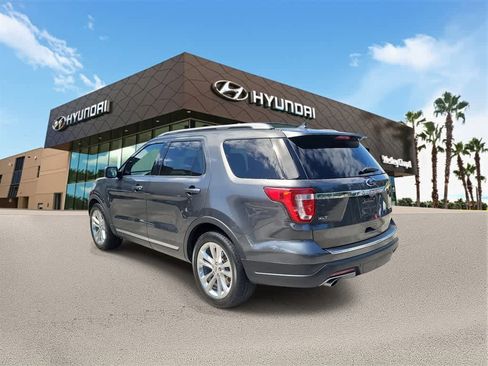 Used 2018 Ford Explorer XLT w/ Equipment Group 202A image 2
