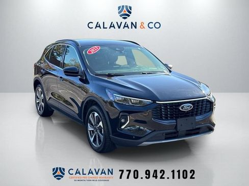 Used 2023 Ford Escape Platinum AWD/4WD image 1