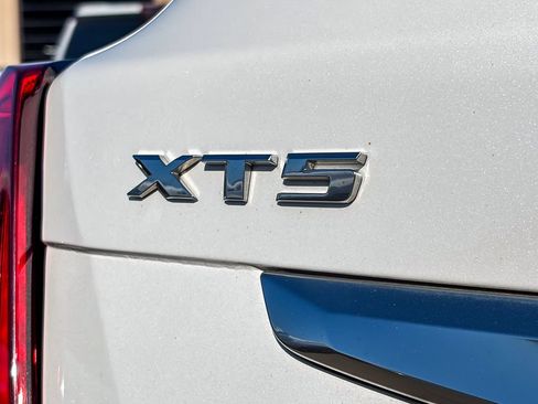 Certified 2023 Cadillac XT5 Premium Luxury AWD/4WD image 5