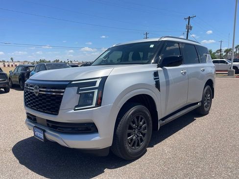 Certified 2026 Nissan Armada SV RWD image 3