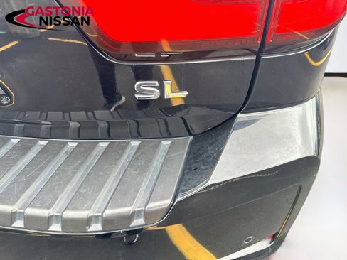 Used 2024 Nissan Armada SL w/ Captain's Chairs Package AWD/4WD image 5