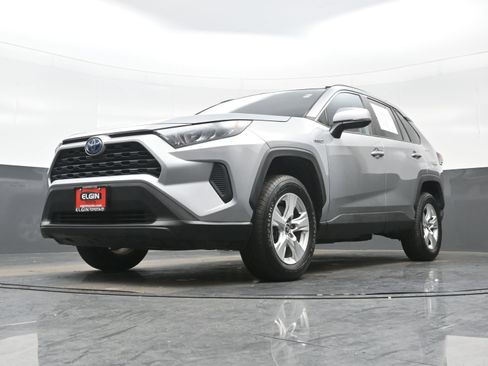 Used 2019 Toyota RAV4 LE image 26