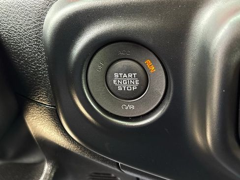 Used 2022 Jeep Wrangler Unlimited Rubicon w/ LED Lighting Group AWD/4WD image 20