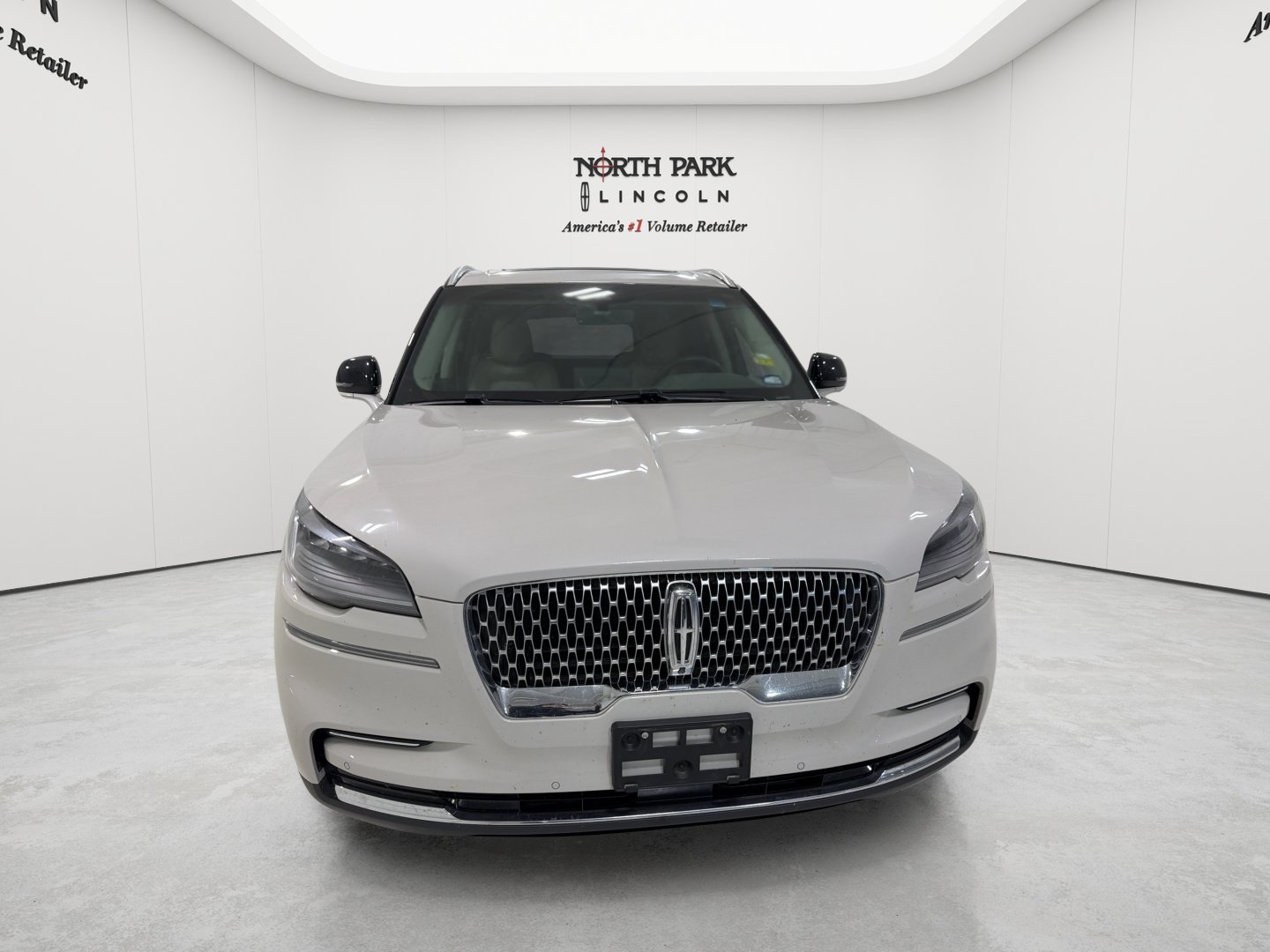 Used 2024 Lincoln Aviator Reserve w/ Equipment Group 201A RWD image 8