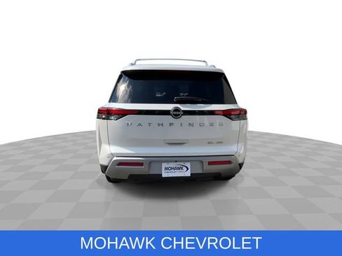 Used 2024 Nissan Pathfinder SL AWD/4WD image 7