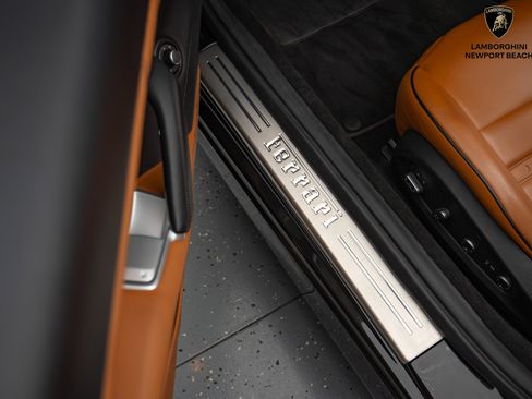 Used 2015 Ferrari California T image 22