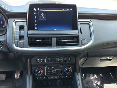 Used 2024 Chevrolet Suburban High Country image 10