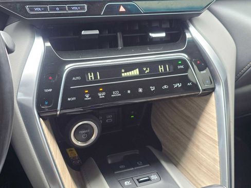 Certified 2023 Toyota Venza Limited AWD/4WD image 24