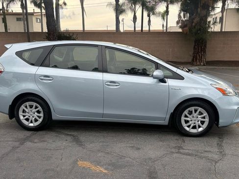 Used 2013 Toyota Prius V Two image 4