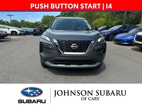 Used 2023 Nissan Rogue S image 2