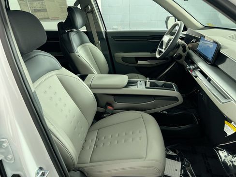 New 2026 Kia EV9 Wind AWD/4WD image 29
