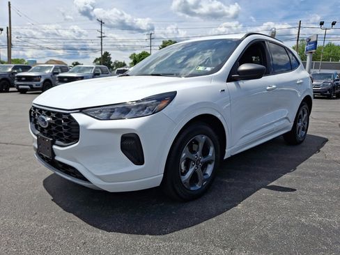 Certified 2023 Ford Escape ST-Line w/ Tech Pack #1 AWD/4WD image 3