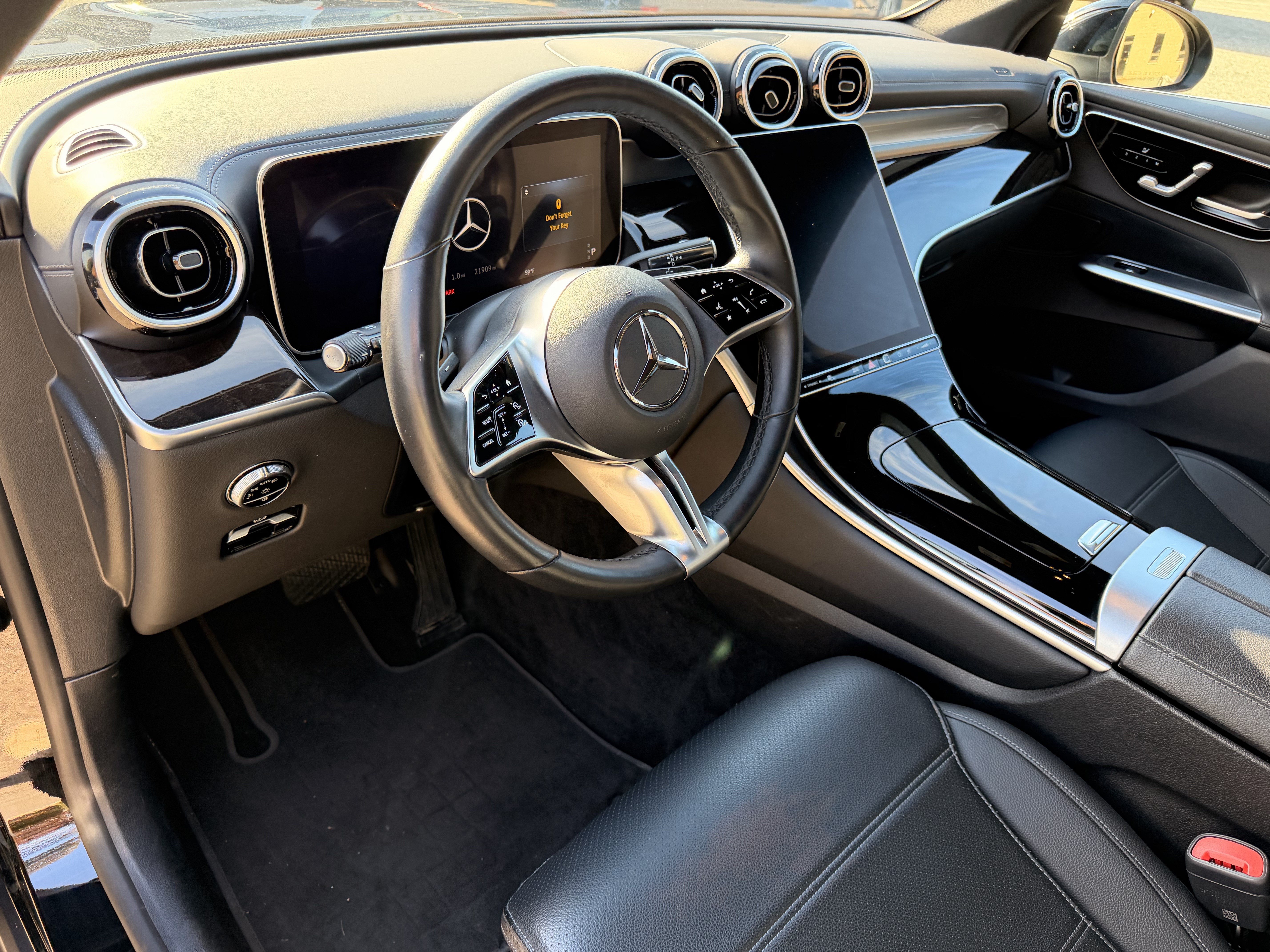 Used 2023 Mercedes-Benz GLC 300 4MATIC image 13