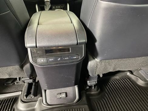 Used 2023 Toyota Highlander XSE AWD/4WD image 19