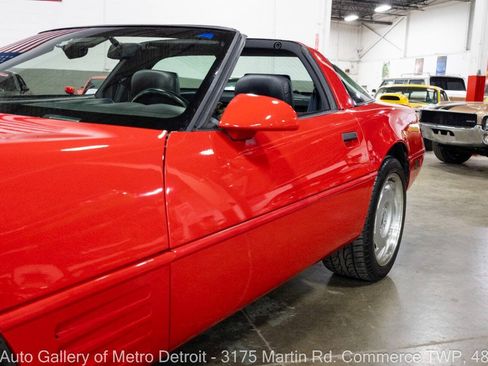 Used 1992 Chevrolet Corvette Coupe RWD image 22