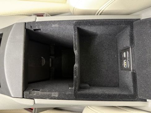 Used 2022 Cadillac XT5 Premium Luxury w/ LPO, Floor Liner Package image 25