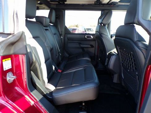 New 2025 Ford Bronco Badlands image 9