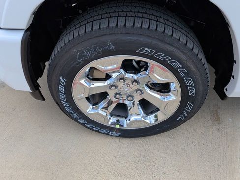 New 2026 RAM 1500 4x4 Crew Cab image 52