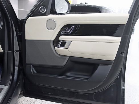 Used 2020 Land Rover Range Rover HSE image 37
