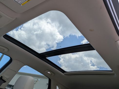 Certified 2022 Cadillac XT5 Premium Luxury FWD image 22