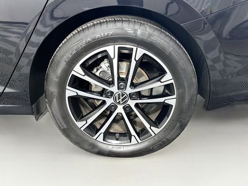 Used 2025 Volkswagen Jetta Sport image 11