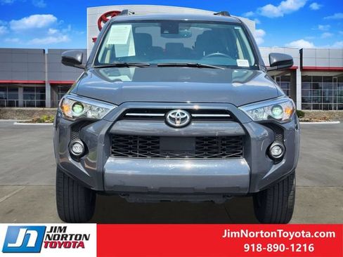 Used 2024 Toyota 4Runner SR5 AWD/4WD image 3