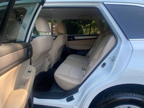Used 2019 Subaru Outback 2.5i Premium AWD/4WD image 40
