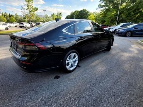 Used 2025 Honda Accord LX image 9