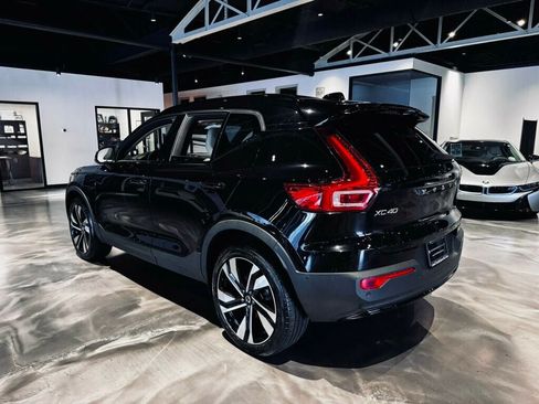 Used 2023 Volvo XC40 B5 Plus w/ Driver Assist Package AWD/4WD image 3