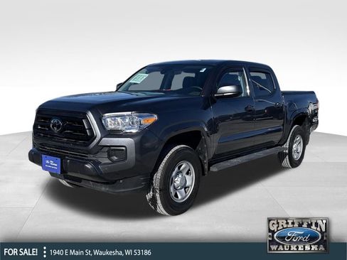 Used 2022 Toyota Tacoma SR image 1